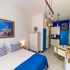  Apartment Travel 24m2, 120m Vieux-port ,clim , Wifi ,acces Autonome Avec Code